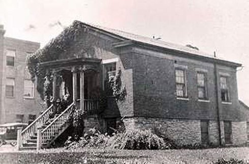 photo of the anderson house on the underground railroad